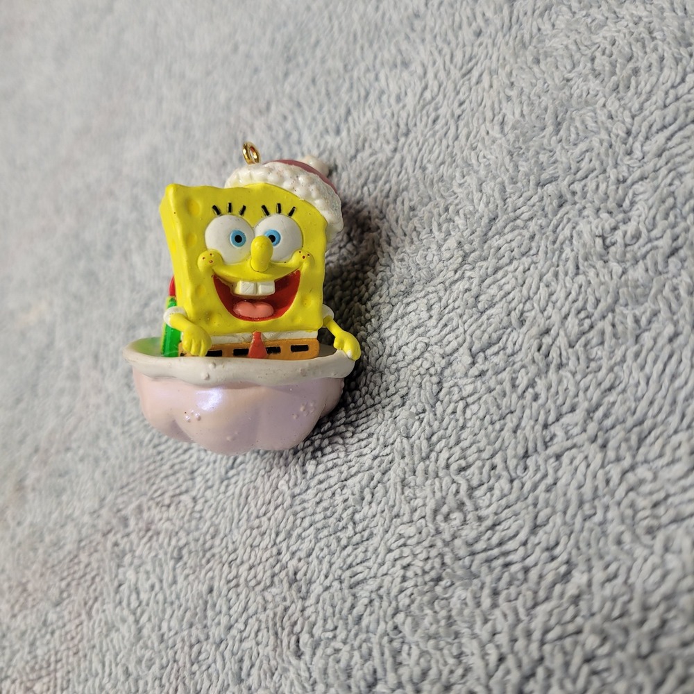 SpongeBob SquarePants Santa Hat Christmas Ornament 2005 Viacom Collectible